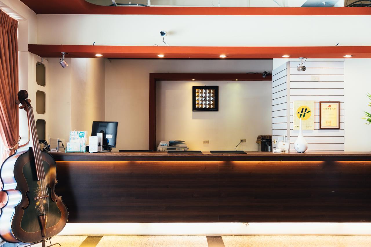 ヤゴ イン 淡水 エクステリア 写真